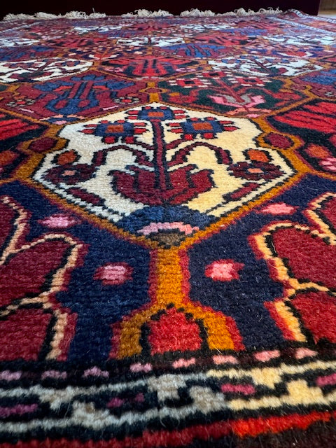 Vintage Handmade Tribal Bakhtiari (6'7 X 5)