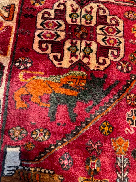 Vintage Handmade Heriz Hunting Carpet (9'5 X 5'6)
