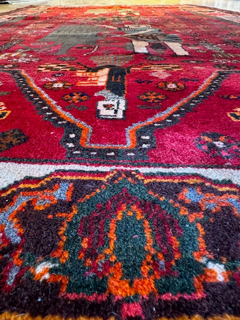 Vintage Handmade Heriz Hunting Carpet (9'5 X 5'6)