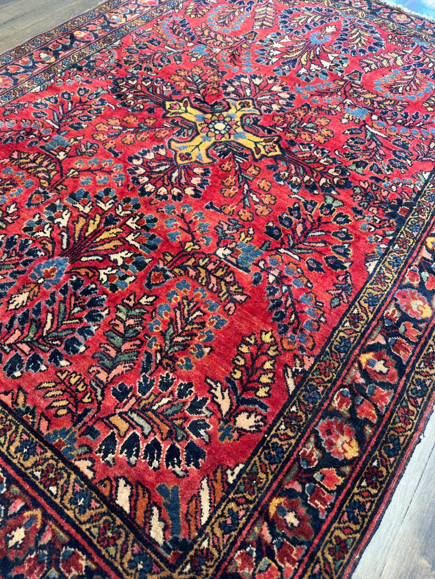 Handmade Antique Sarouq (4'8 X 3'5)