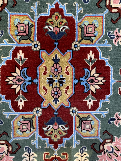 Handmade Heriz (5'4 X 4'8)