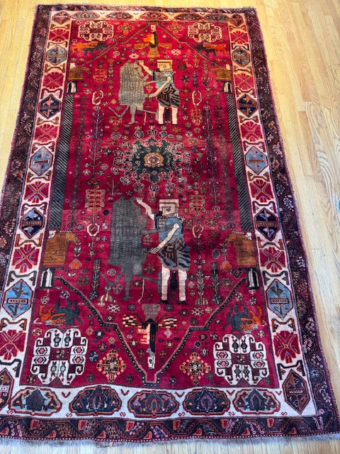 Vintage Handmade Heriz Hunting Carpet (9'5 X 5'6)