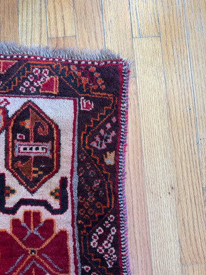 Vintage Handmade Heriz Hunting Carpet (9'5 X 5'6)