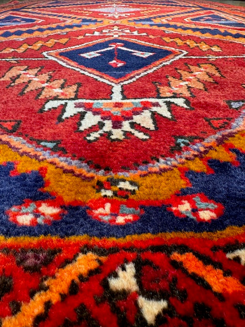 Vintage Handmade Heriz (10'4 X 4'9)