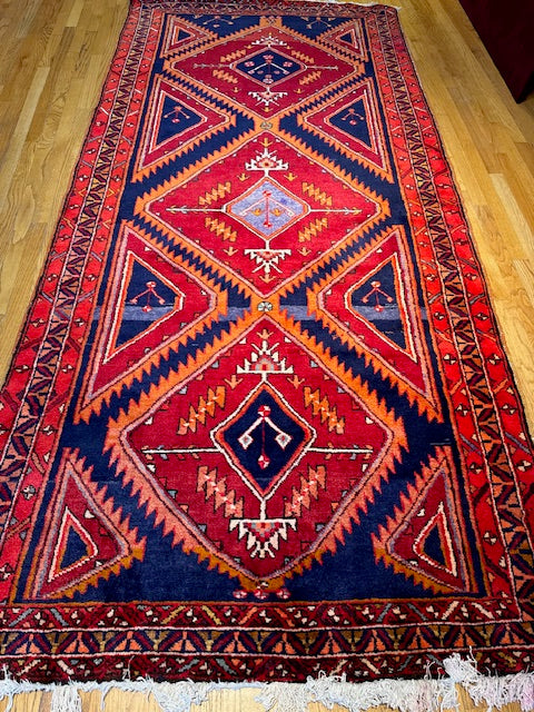 Vintage Handmade Heriz (10'4 X 4'9)