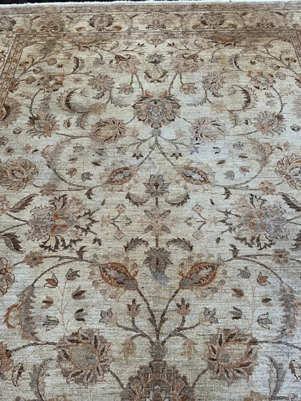 Handmade Ushak Revival (12' X 8'7)