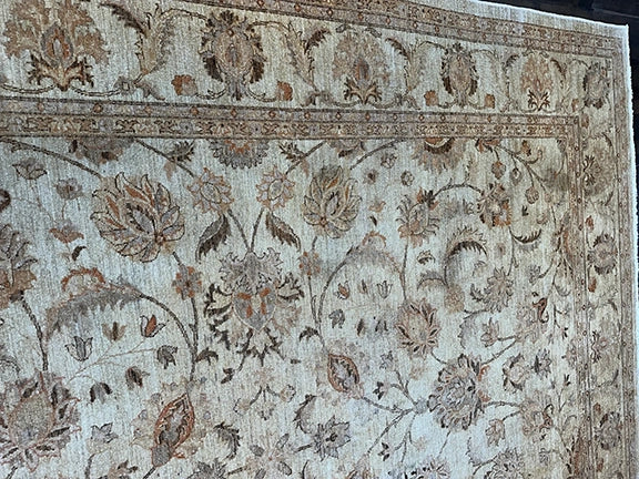Handmade Ushak Revival (12' X 8'7)