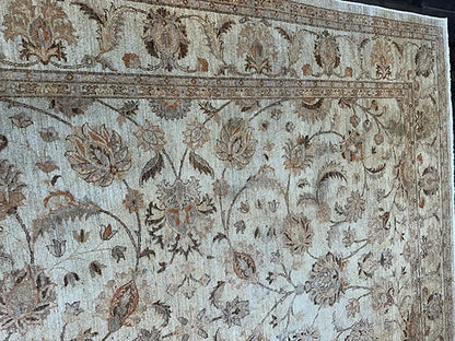 Handmade Ushak Revival (12' X 8'7)