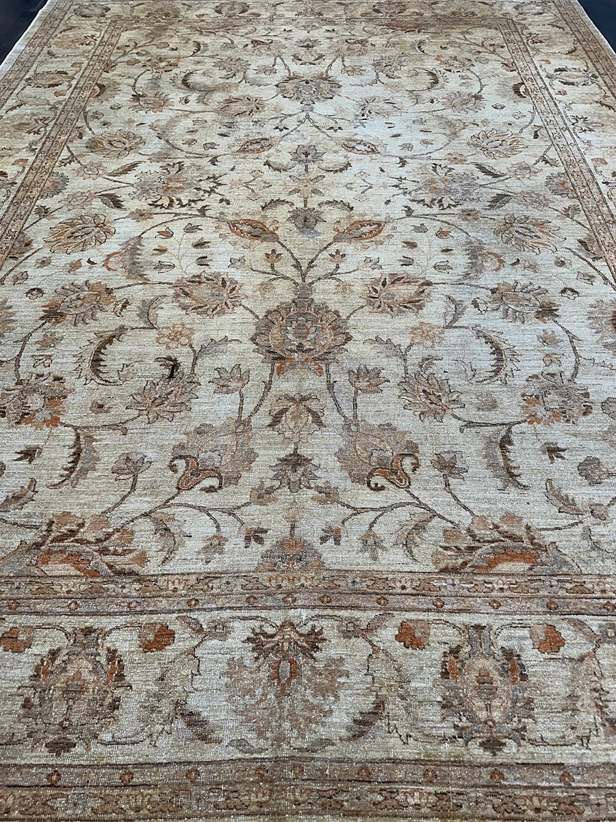 Handmade Ushak Revival (12' X 8'7)