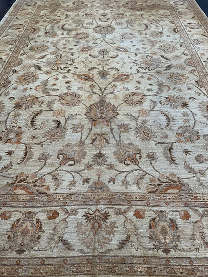 Handmade Ushak Revival (12' X 8'7)